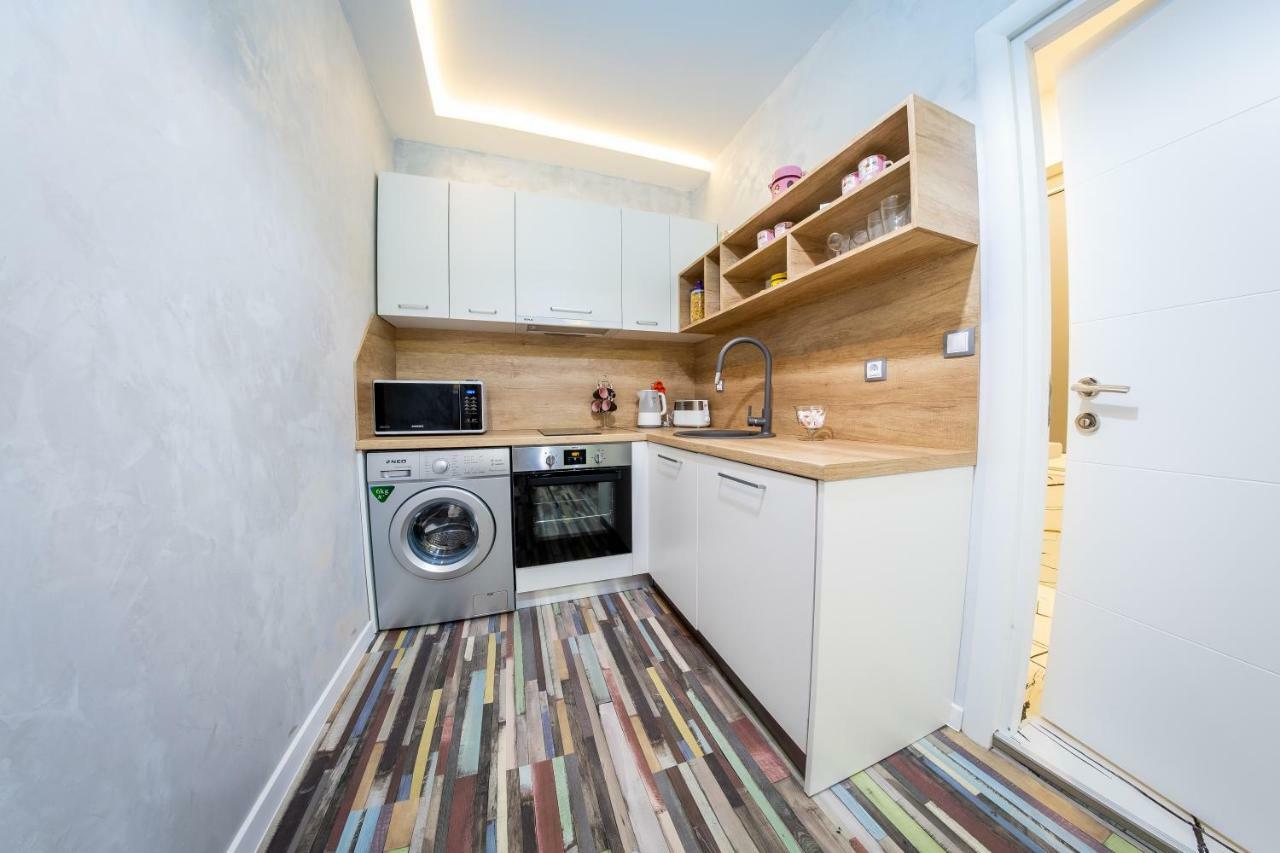 Apartemen Colour Life -no Window