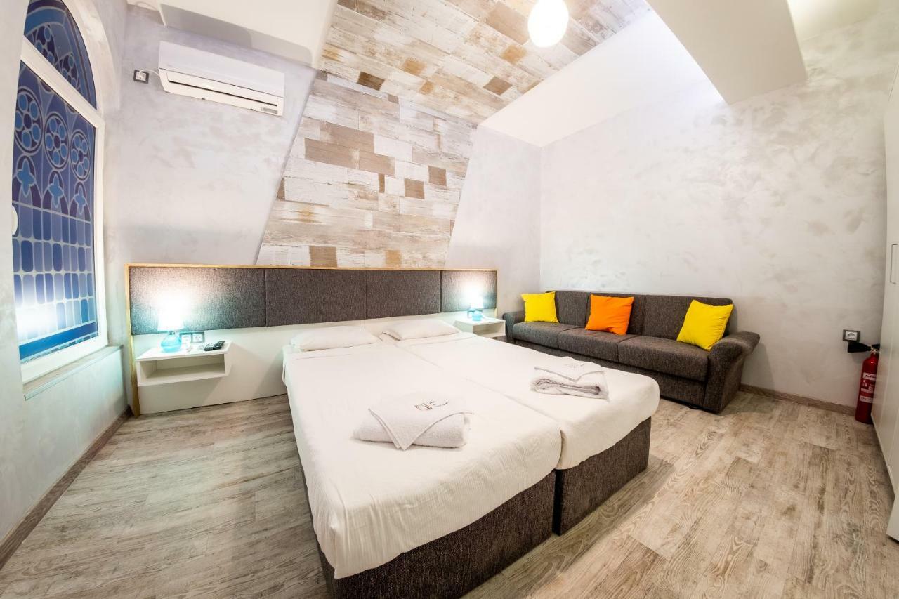 Apartemen Colour Life -no Window Sofia